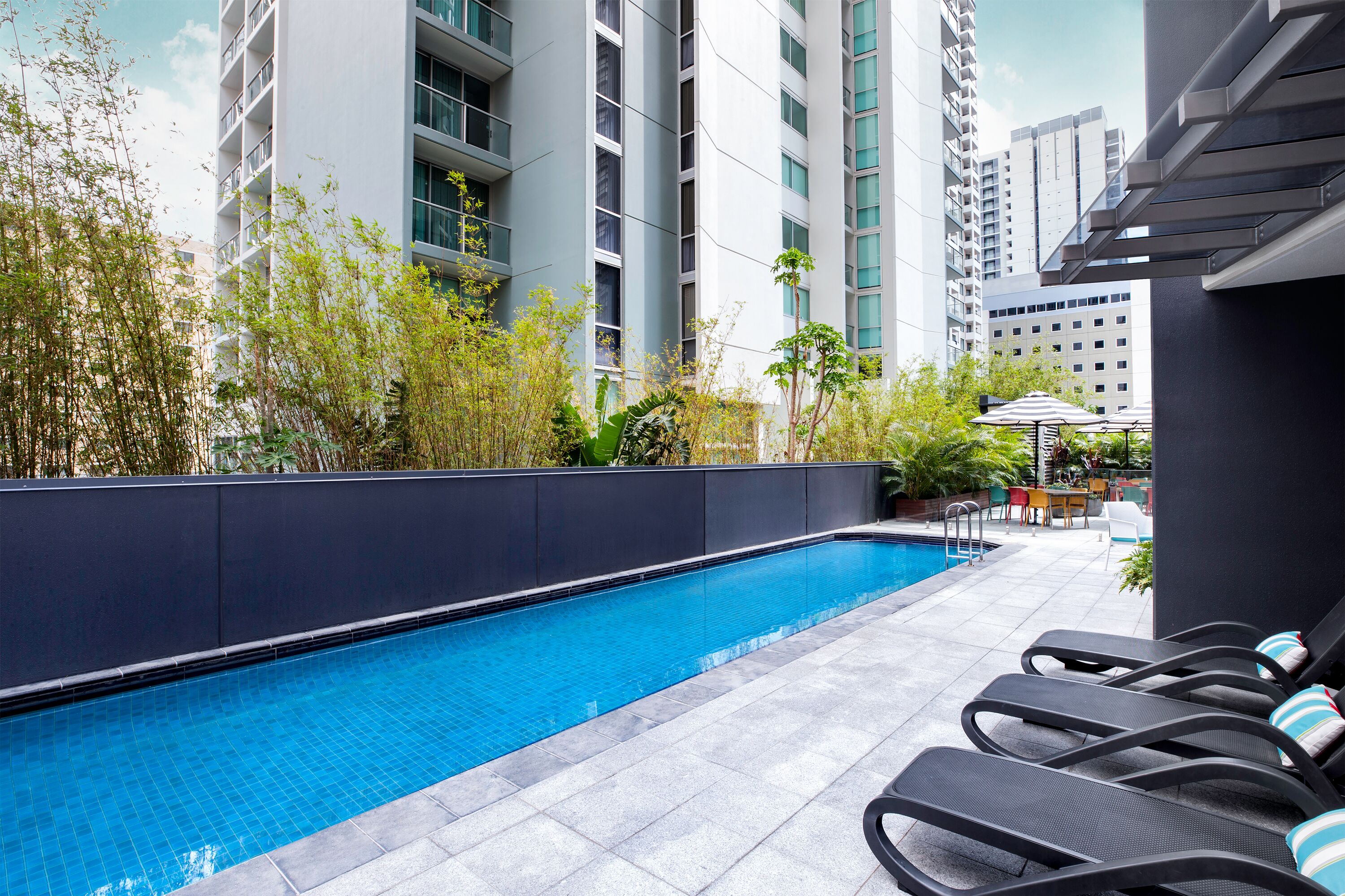 حمّام سباحة خارجي