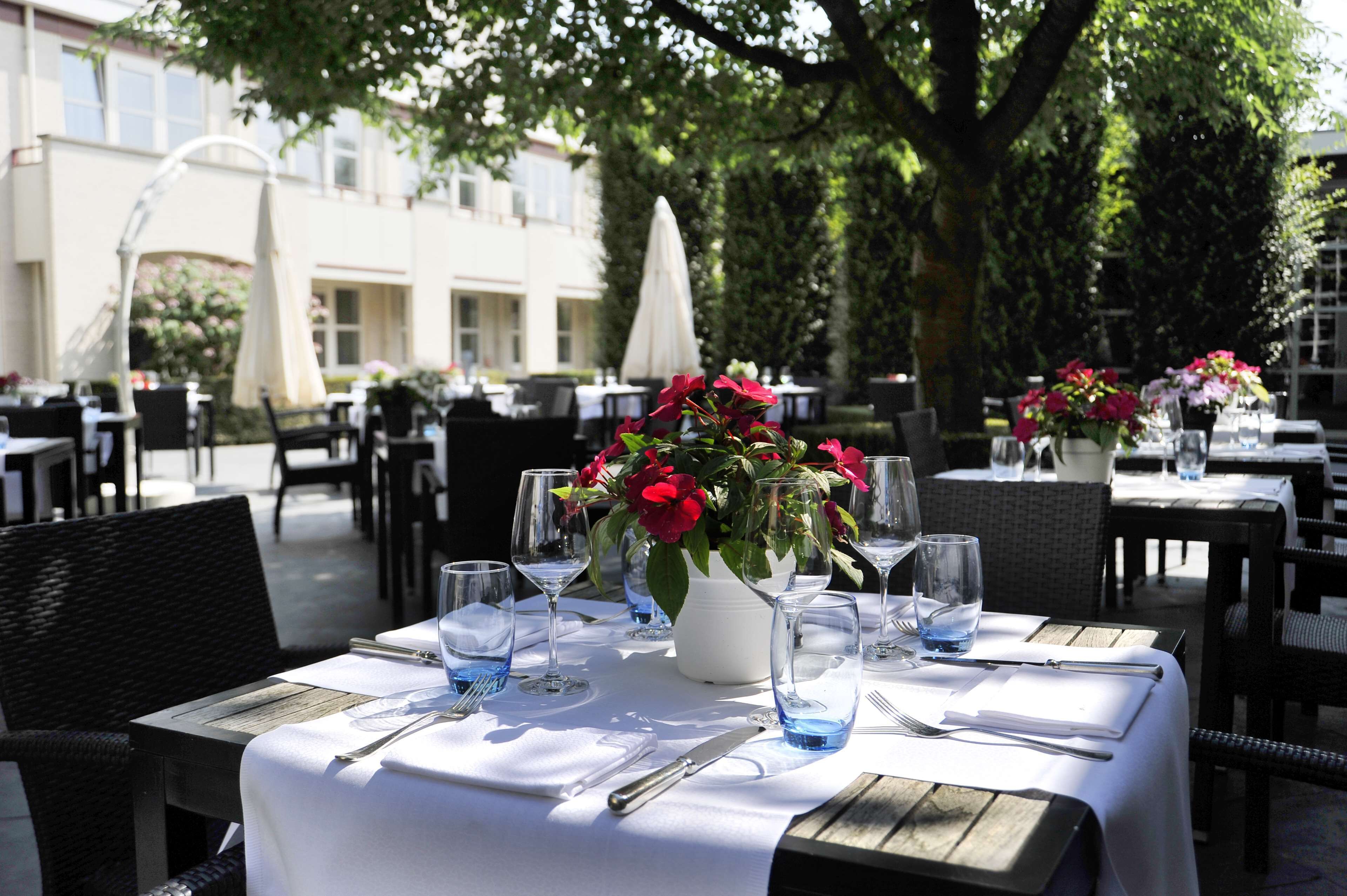lunch, dinner served; french cuisine, al fresco dining