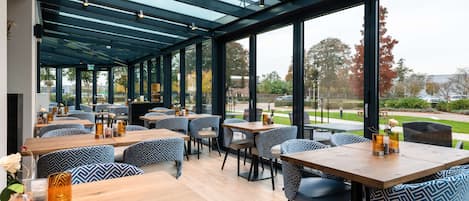 Déjeuner et dßner servis sur place, restauration en plein air
