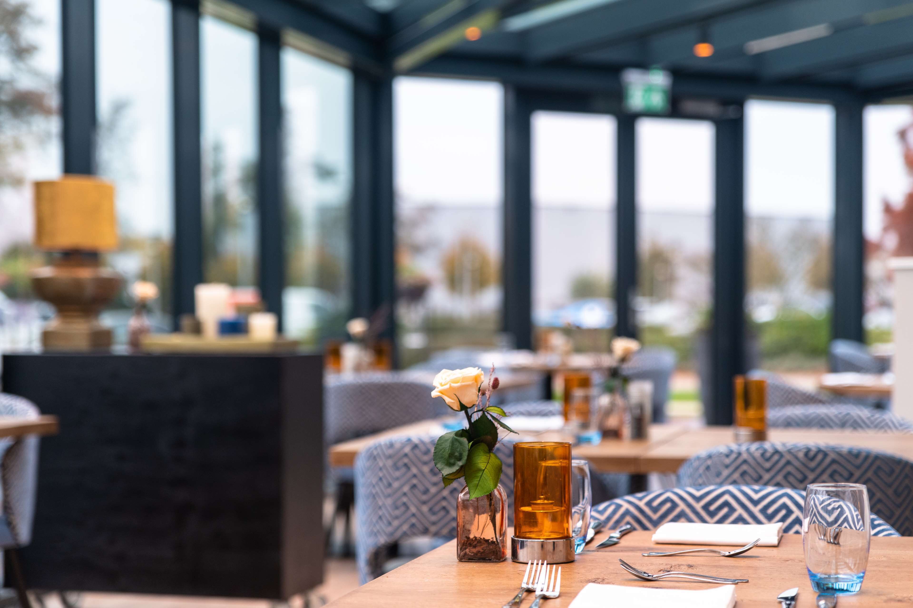 lunch, dinner served; french cuisine, al fresco dining