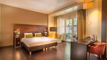 Junior Suite, 2 Twin Beds | Minibar, desk, laptop workspace, blackout drapes