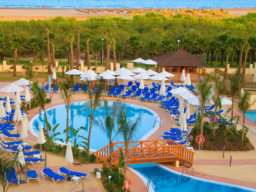 Indoor pool, 2 outdoor pools, pool umbrellas, pool loungers
