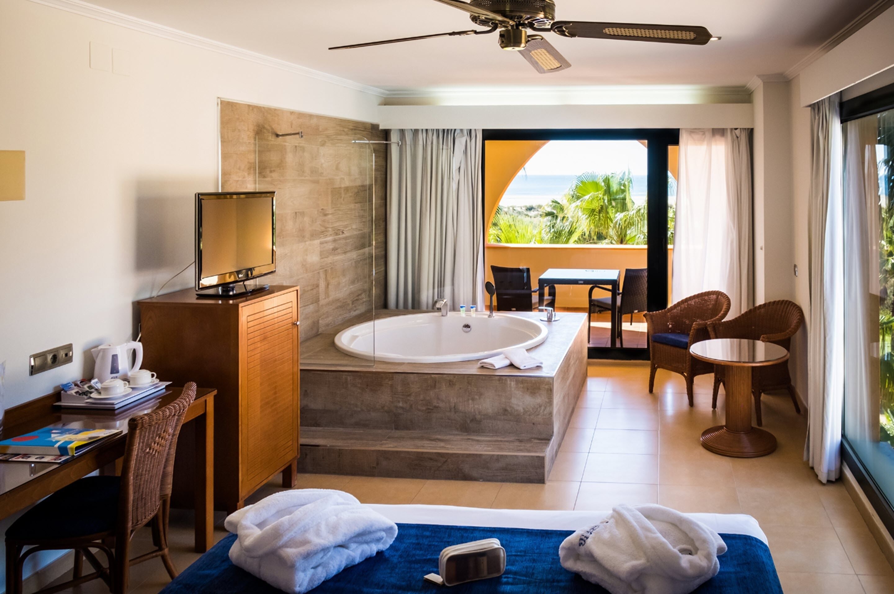 Junior suite, uitzicht op zee | Extradiep bad