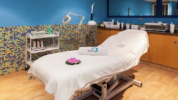 Sauna, bain Ă remous, hammam, gommages corporels, soins du visage