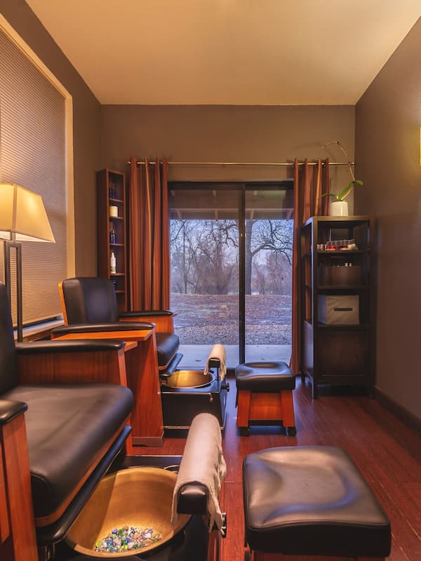 Body treatments, aromatherapy, hot stone massages, deep-tissue massages