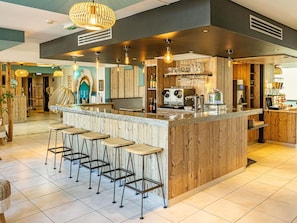 Bar (on property) - Hôtel ibis Styles Marennes Oleron (Marennes-Hiers-Brouage)