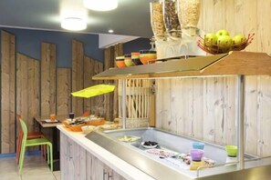 Buffet - Hôtel ibis Styles Marennes Oleron (Marennes-Hiers-Brouage)