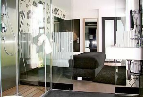 Coffres-forts dans les chambres, bureau, chambres insonorisées