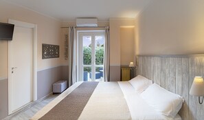 In-room safe, individually decorated, desk, blackout curtains - Albergo Serena (Arcola)