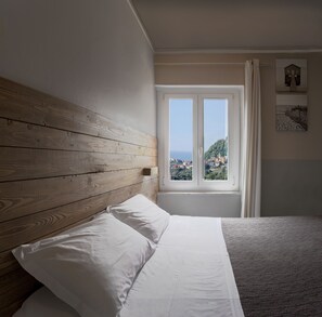 Double Room Single Use | In-room safe, individually decorated, desk, blackout drapes - Albergo Serena (Arcola)