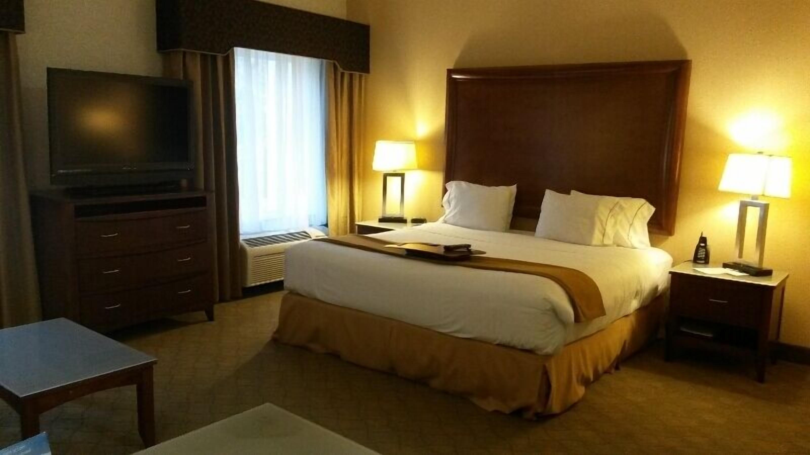 1 bedroom, blackout curtains, iron/ironing board, free wifi