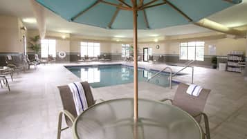 Indoor pool, sun loungers