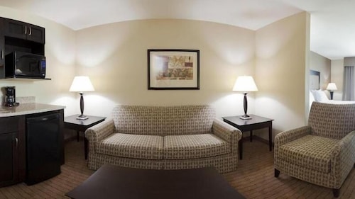 Holiday Inn Express Hotel & Suites Madison-Verona by IHG