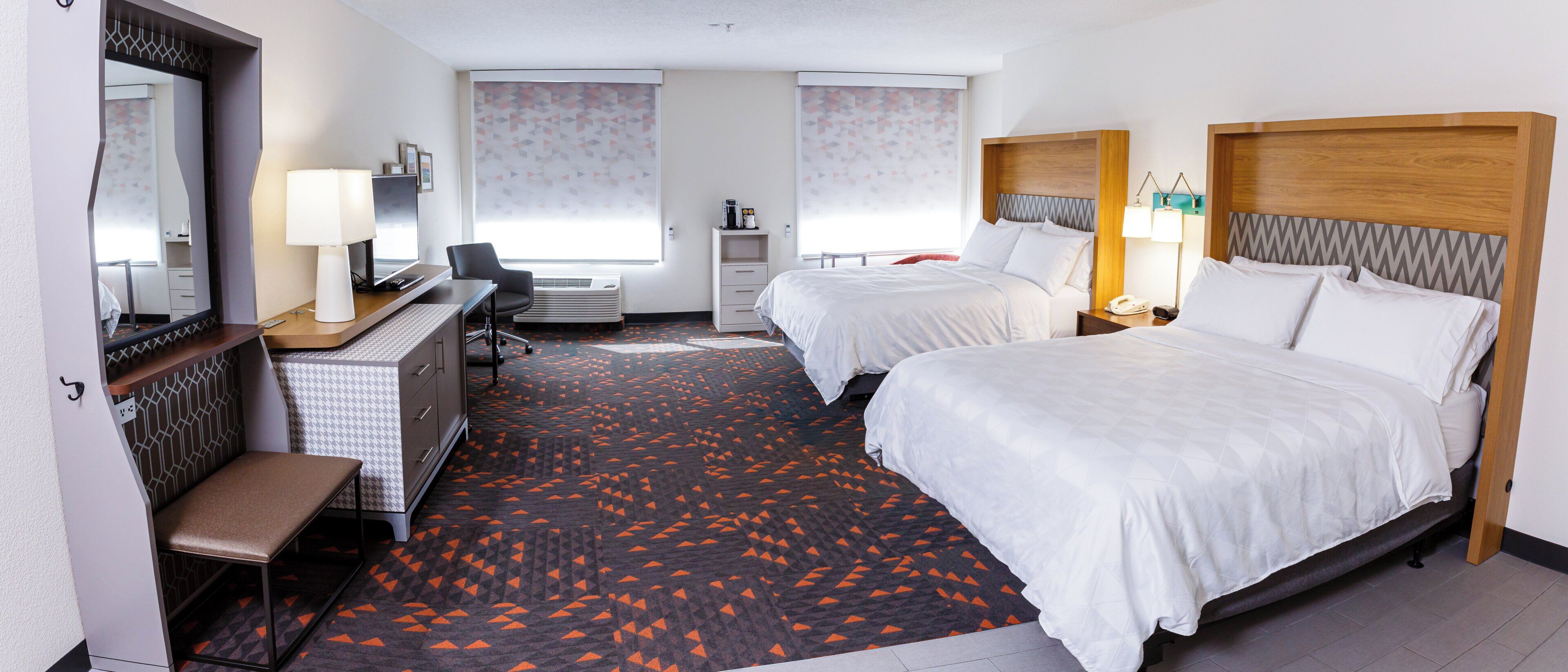 Standard Room, 2 Double Beds, Accessible (Comm & Mobil, Accessible Tub)