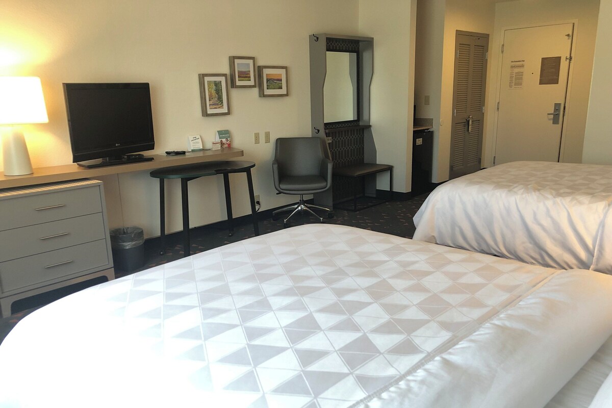 In-room safe, desk, iron/ironing board, free cots/infant beds