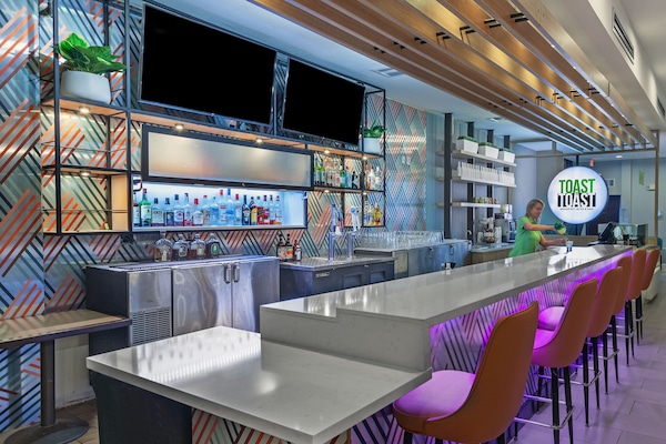 Cocktail bar
