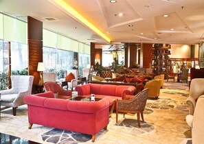 Bar (on property) - Holiday Inn Chengdu Century City-EastTower by IHG (Chengdu)