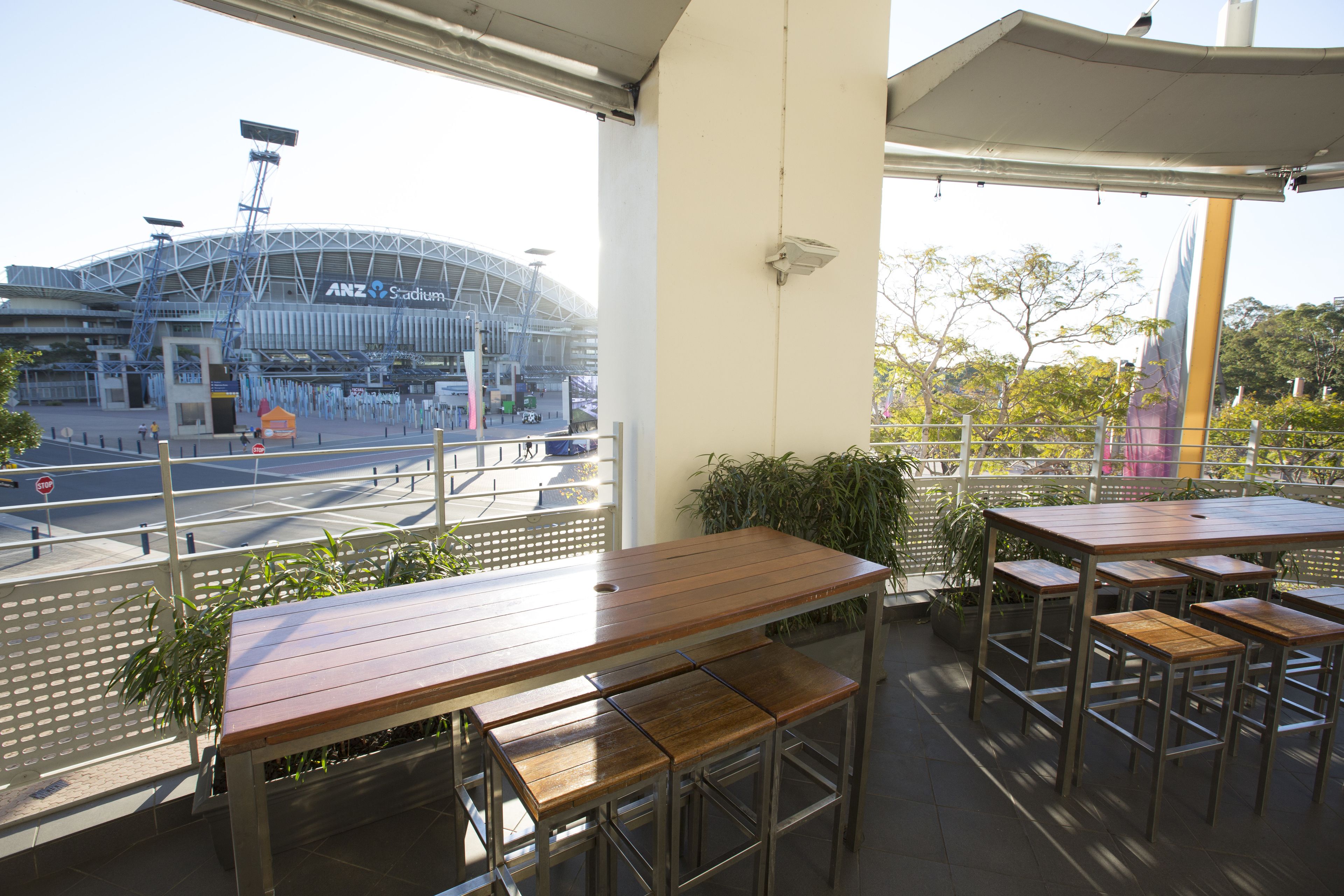 2 restaurants, lunch, dinner served; international cuisine 