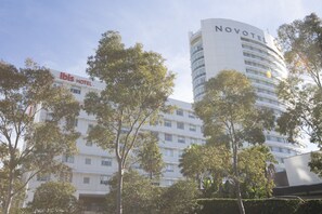 Front of property - Ibis Sydney Olympic Park (Sydney Olympic Park)