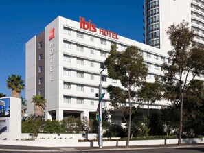 Exterior - Ibis Sydney Olympic Park (Sydney Olympic Park)