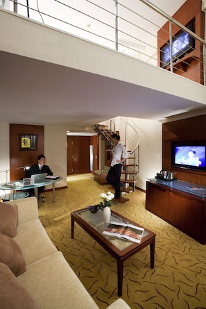 Down duvets, minibar, in-room safe, desk - Ariva Beijing West Hotel & Serviced Apartment (Beijing)