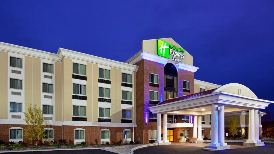 Holiday Inn Express Hotel & Suites Niagara Falls by IHG