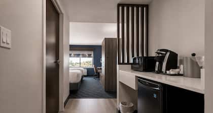 Holiday Inn Express Hotel & Suites Niagara Falls by IHG