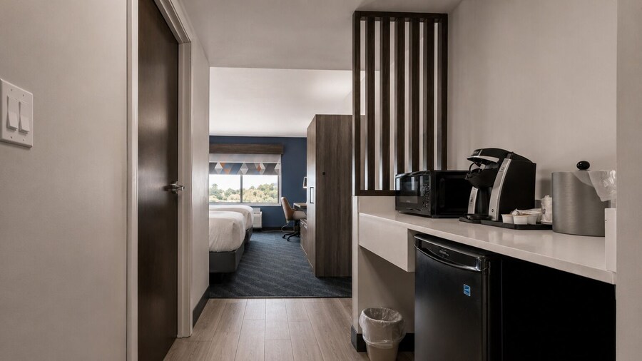 Holiday Inn Express Hotel & Suites Niagara Falls by IHG