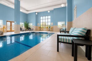 Indoor pool - Holiday Inn Express Hotel & Suites Niagara Falls by IHG (Niagara Falls)