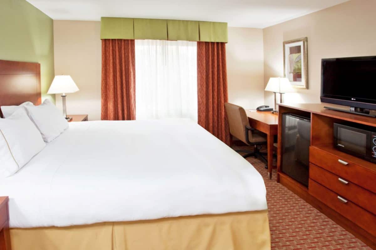 1 bedroom, blackout curtains, iron/ironing board, rollaway beds