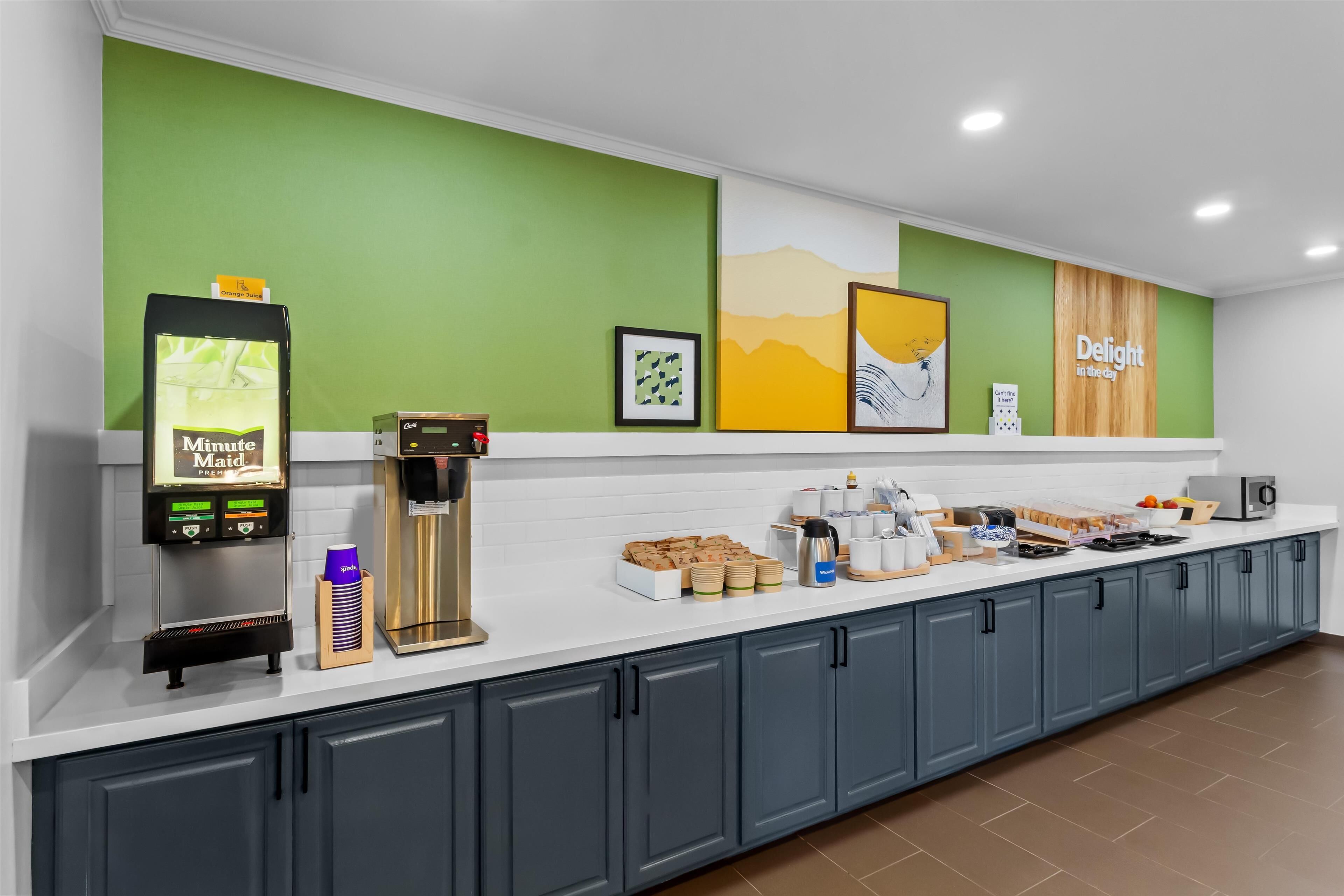 free daily continental breakfast