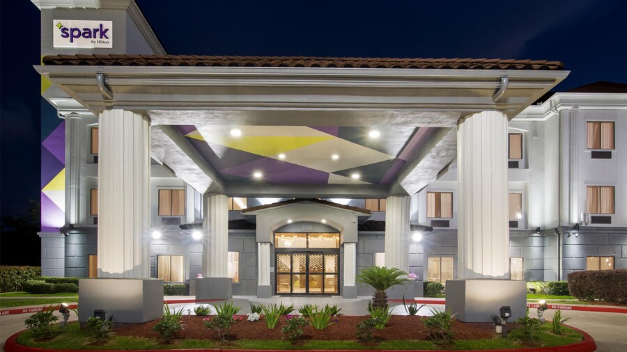Spark by Hilton Houston Hobby Airport