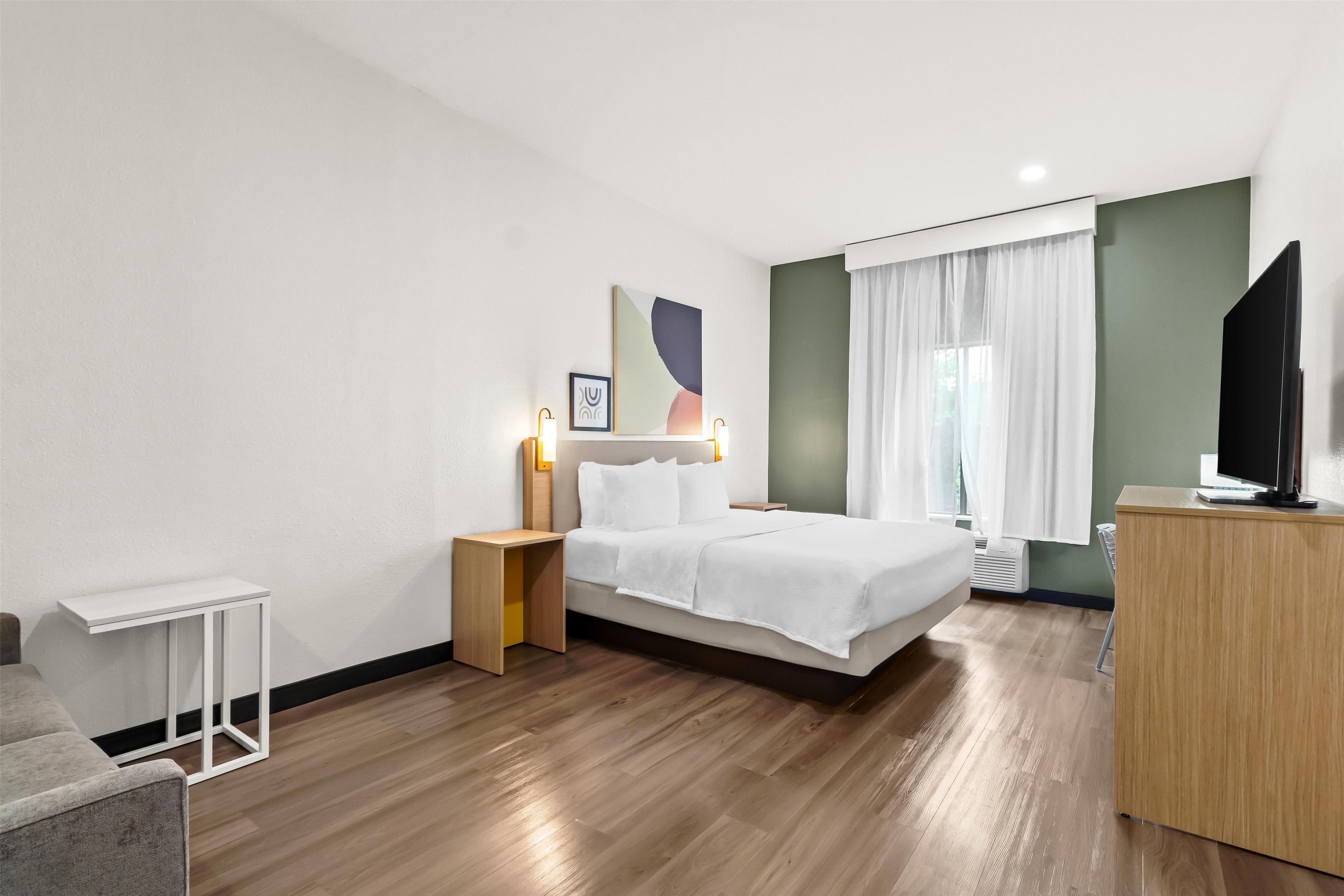 room, 1 king bed | desk, laptop workspace, iron/ironing board, free wifi