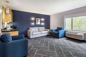 1 dormitori, roba de llit d'alta qualitat i escriptori 