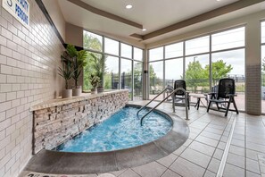 Indoor spa tub - Cambria Hotel Minneapolis Maple Grove (Maple Grove)