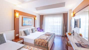 Minibar, escritorio, wifi y ropa de cama
