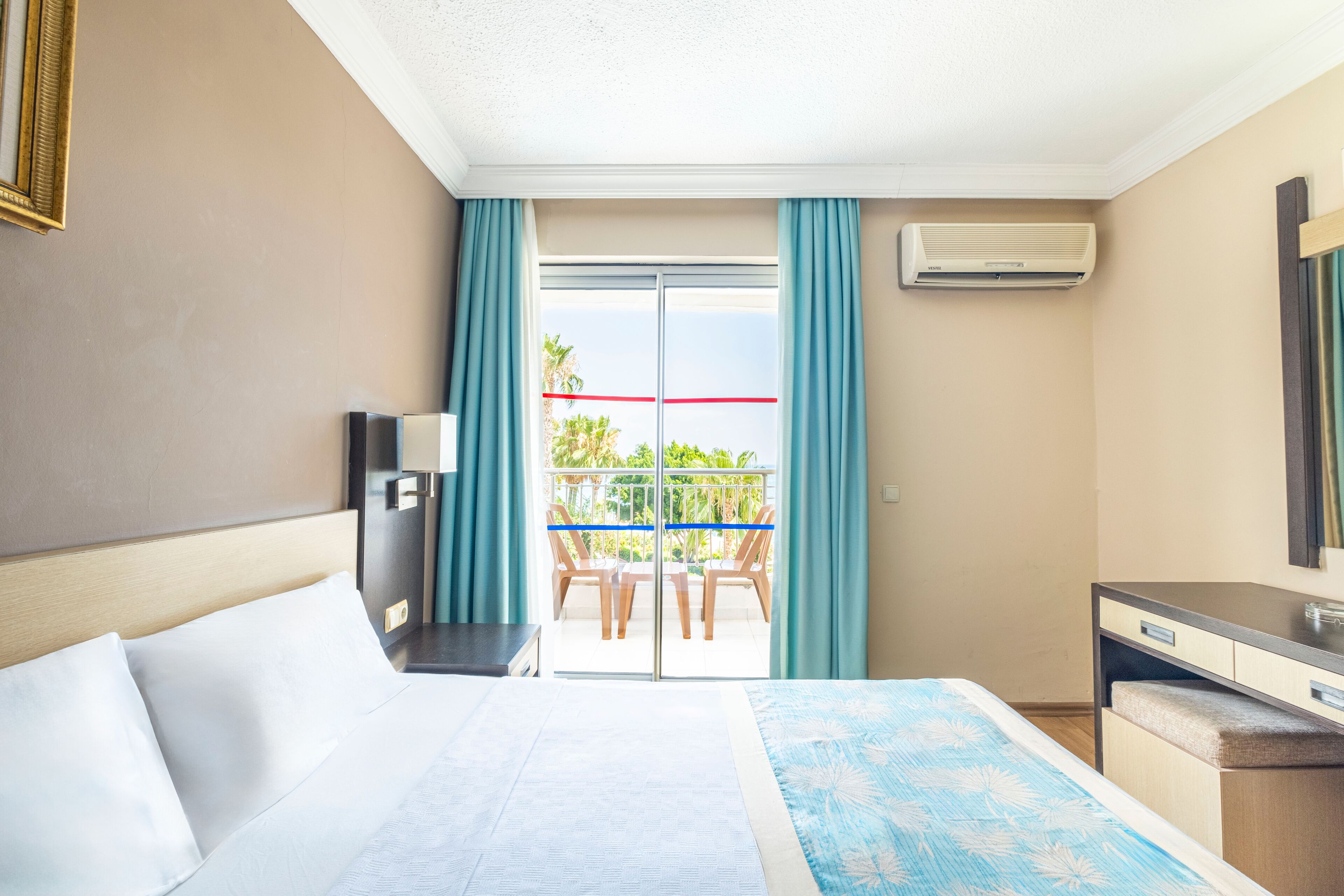 Minibar, desk, free cots/infant beds, WiFi