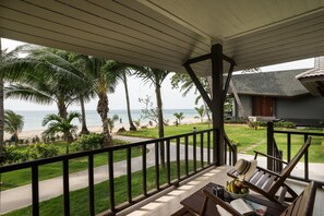 Beachfront Deluxe Villa | Kameruitzicht