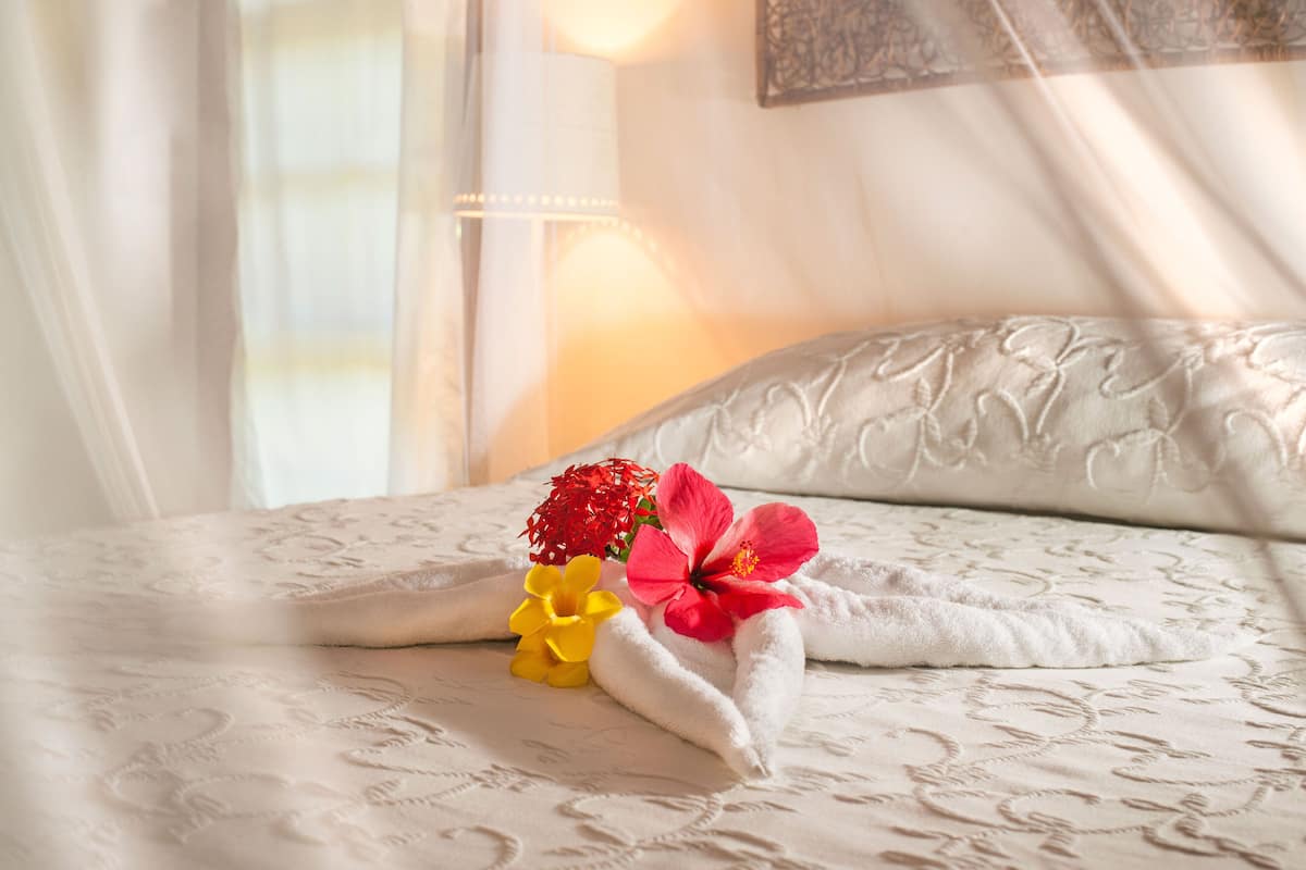 Pillowtop beds, in-room safe, iron/ironing board, free WiFi