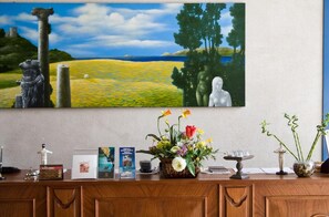 Concierge desk - Hotel Relais Angimbe' (Calatafimi)