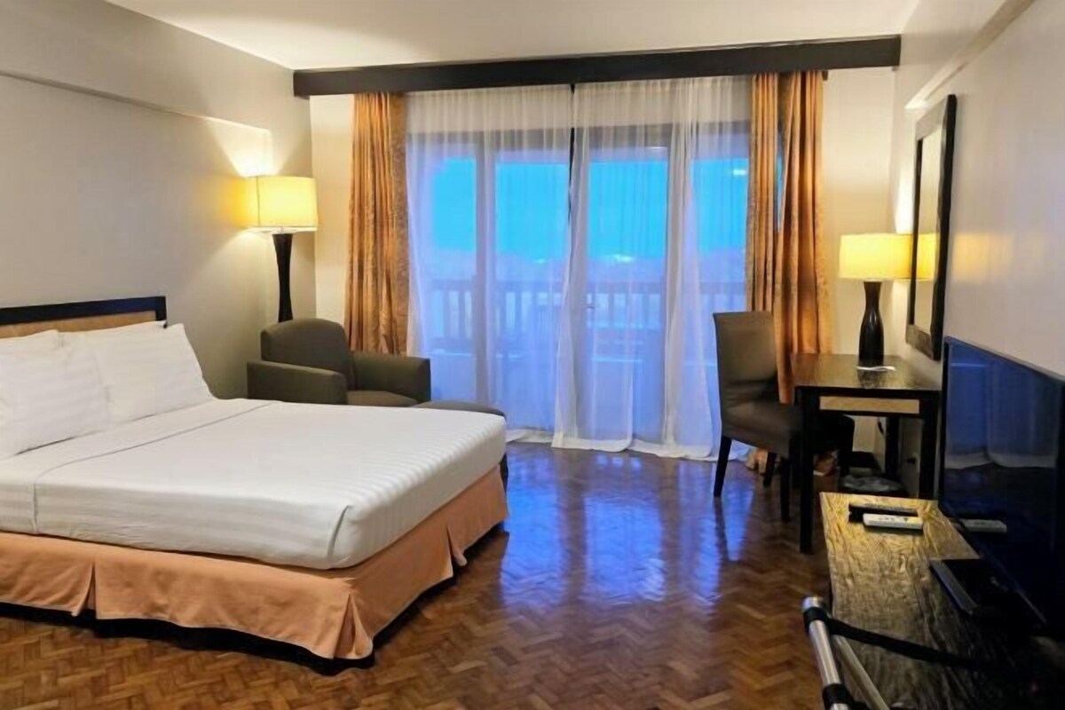 1 bedroom, minibar, in-room safe, desk