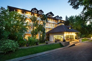 Front of property - evening/night - Eurasia Chiang Mai Hotel (Chiang Mai)