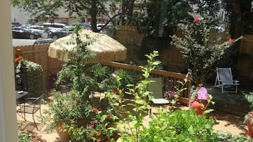 Habitación, baño privado (Room 101) | Vistas desde la habitación