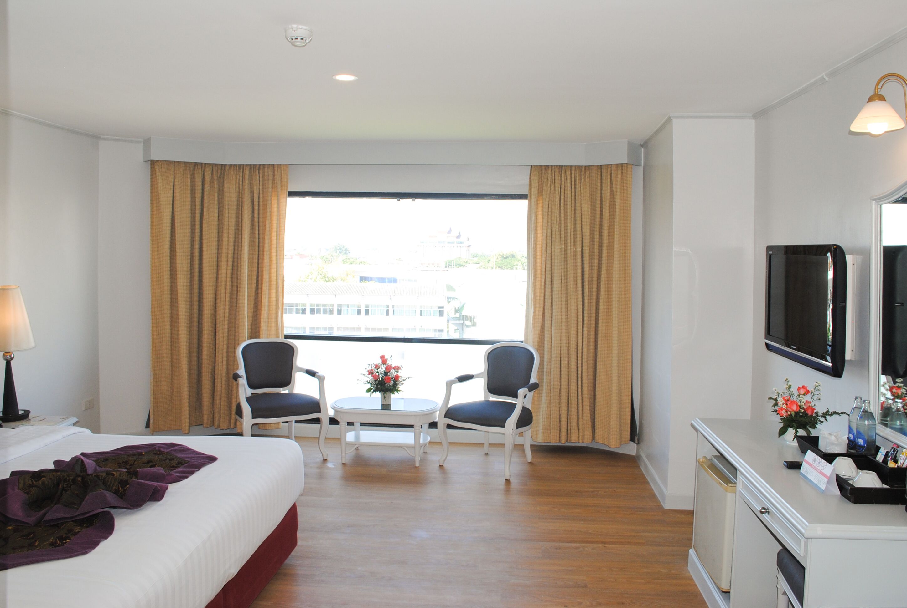 1 bedroom, in-room safe, desk, iron/ironing board (on request)