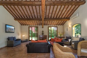 Lobby sitting area - Pisa Holidays (San Giuliano Terme)