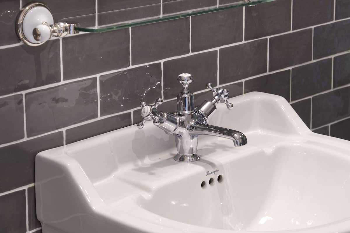 comfort room | bathroom | free toiletries, hair dryer, towels