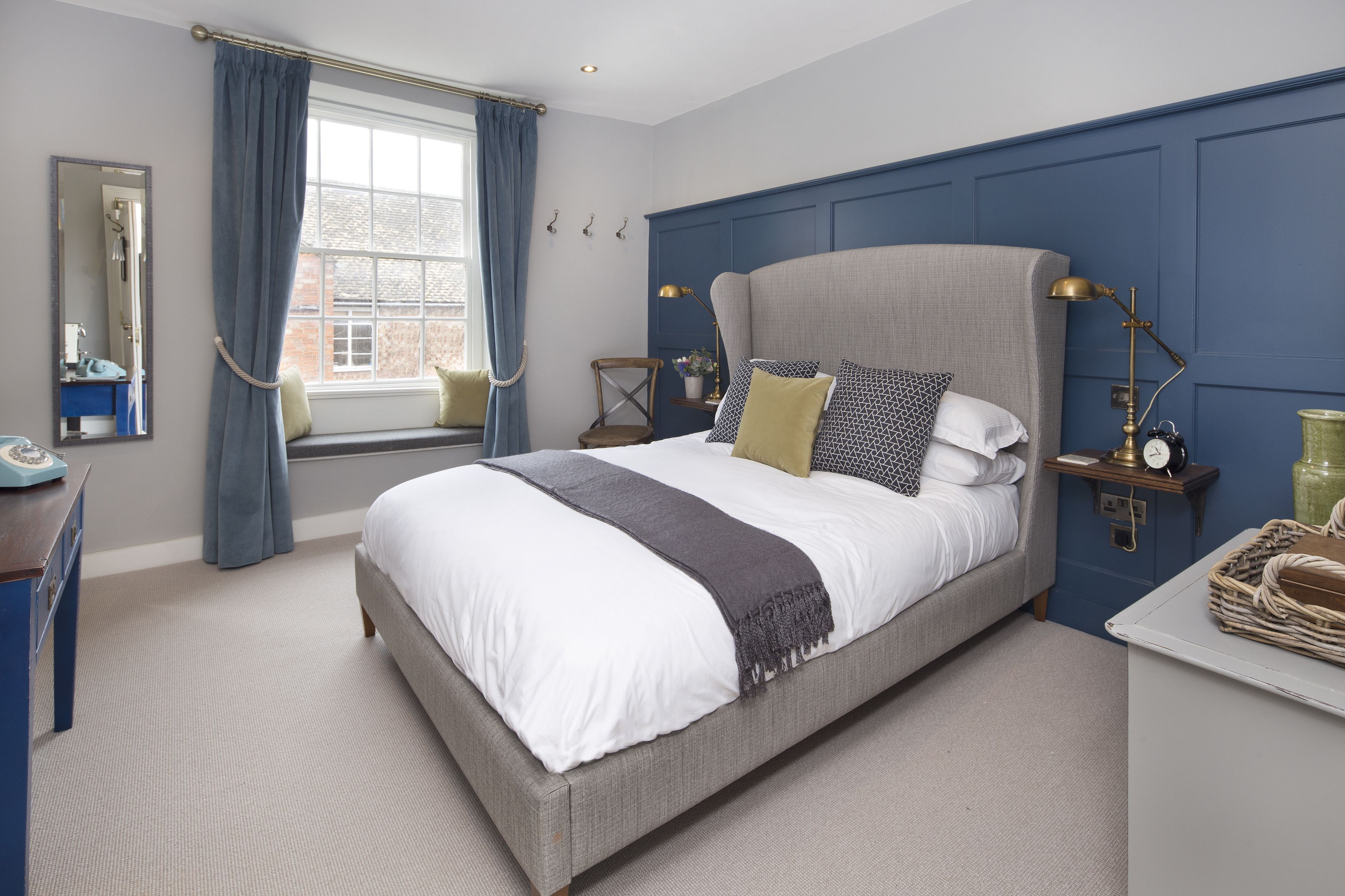 superior room | hypo-allergenic bedding, desk, iron/ironing board, rollaway beds