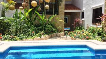 2 utendørsbassenger