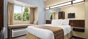 伍德斯托克米克罗温德姆套房酒店