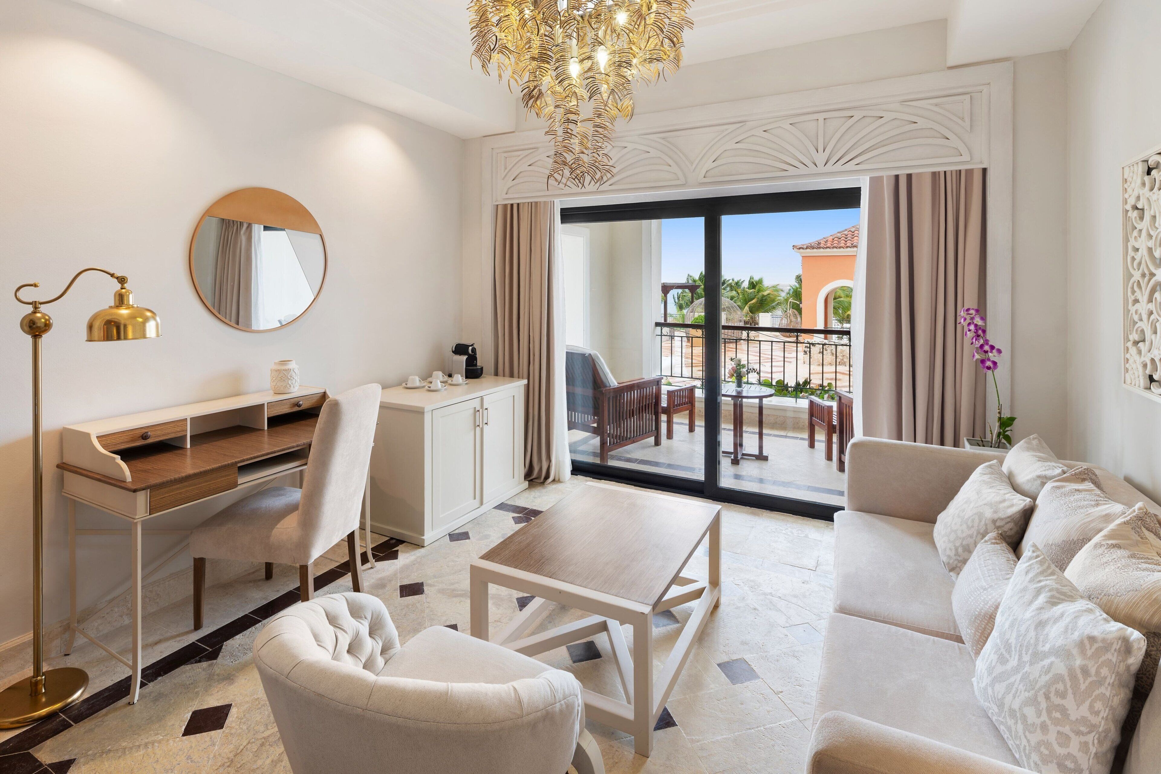 고급 침구, 오리/거위털 이불, 필로우탑 침대, 무료 미니바